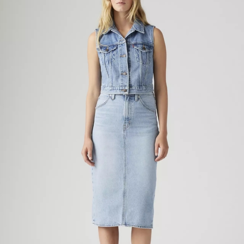💙NWT Levi's High Rise Back Slit Non-Stretch Denim Skirt, Riveting Clean Hem, 27